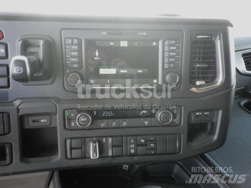 Scania R450 牵引车