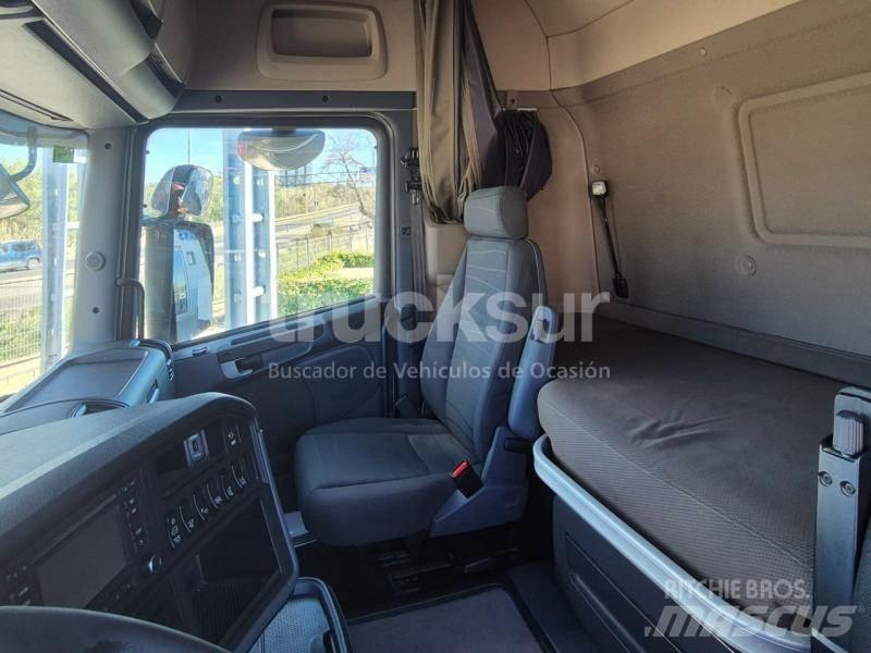 Scania R450 牵引车
