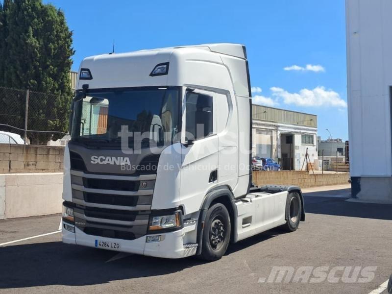 Scania R450 牵引车