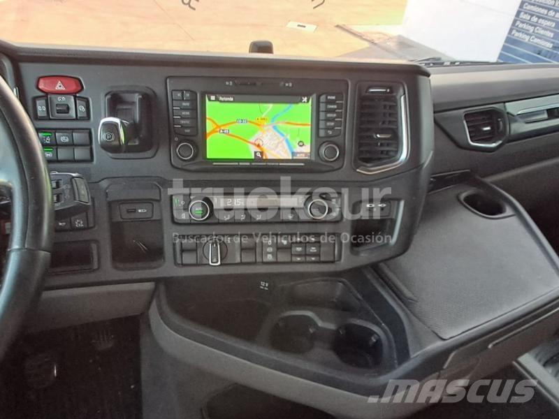 Scania R450 牵引车