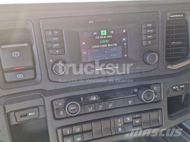 Scania R450 牵引车