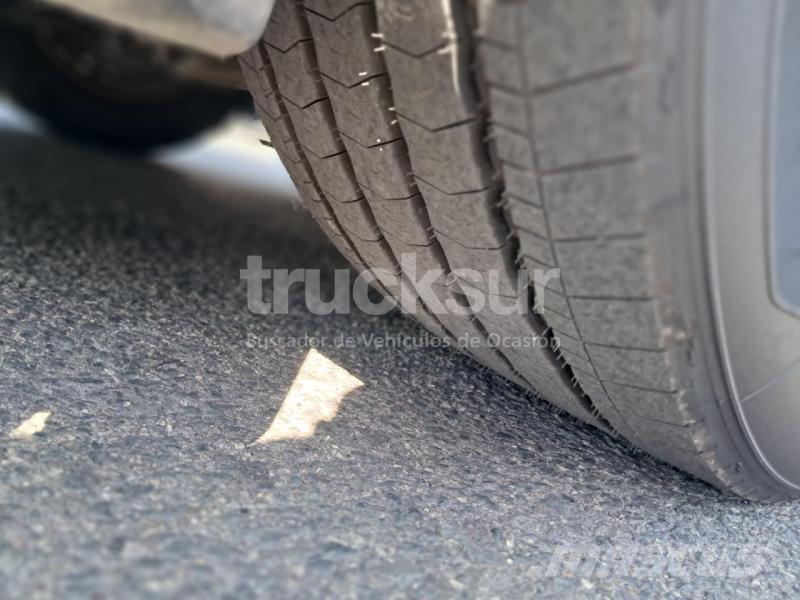 Scania R450 牵引车