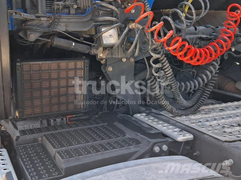 Scania R450 牵引车