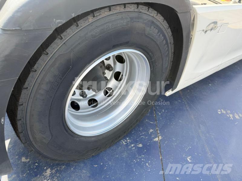 Scania R450 牵引车