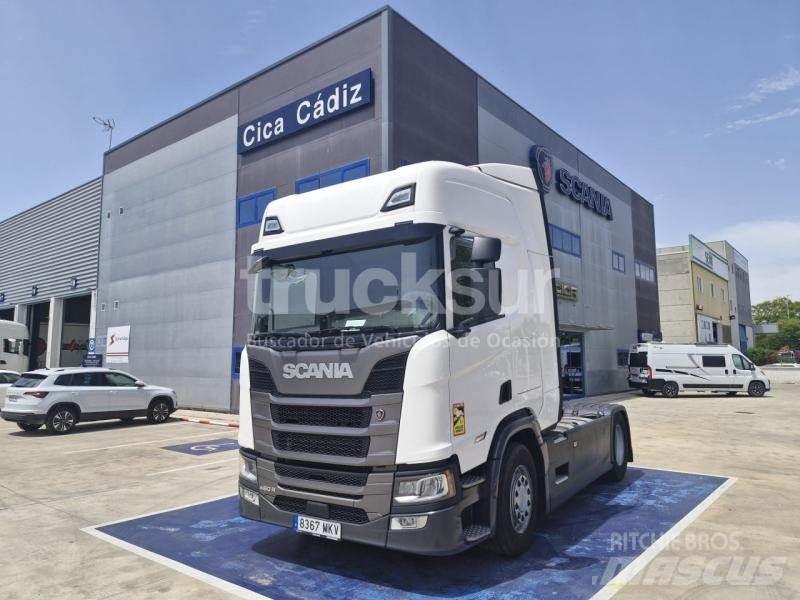 Scania R460 牵引车