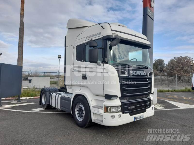 Scania R520 牵引车