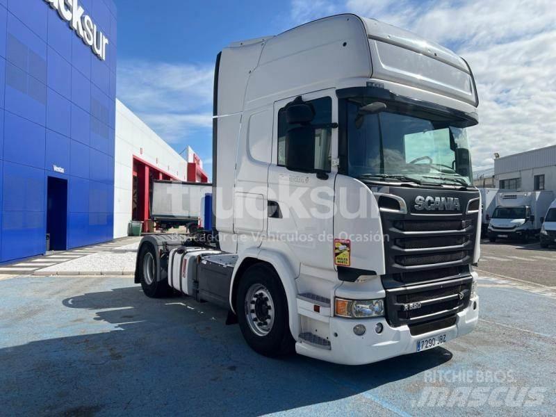 Scania R520 牵引车