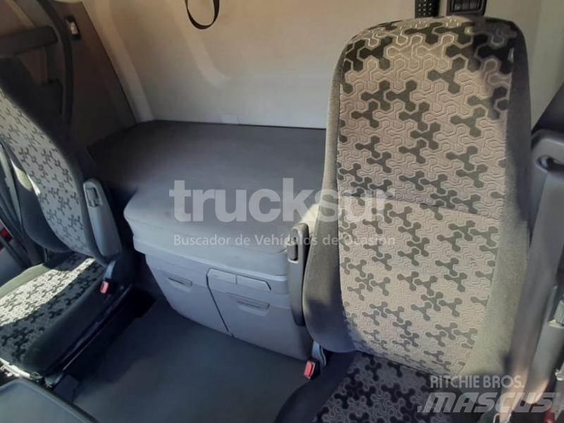Scania S450 牵引车