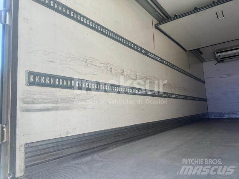 Volvo FM450 冷藏车