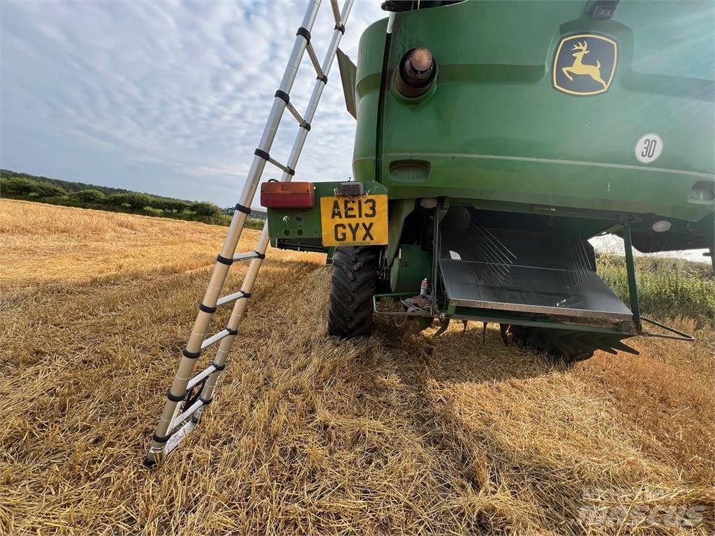 John Deere S685I 联合收割机