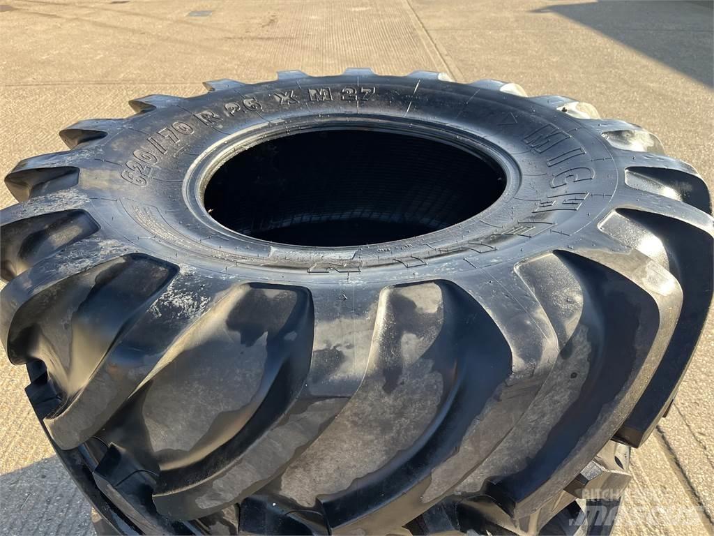 Michelin TYRES. 轮胎、车轮、轮圈
