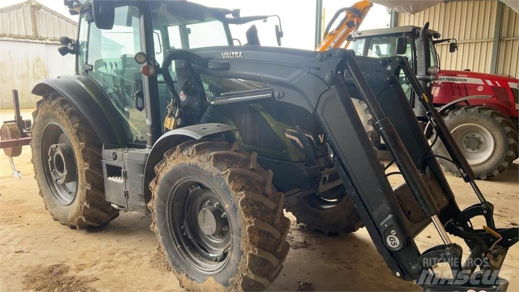 Valtra G135A 拖拉机/农用车