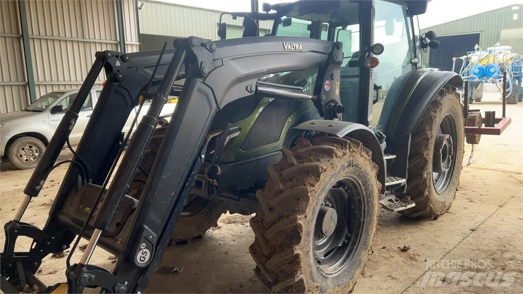 Valtra G135A 拖拉机/农用车