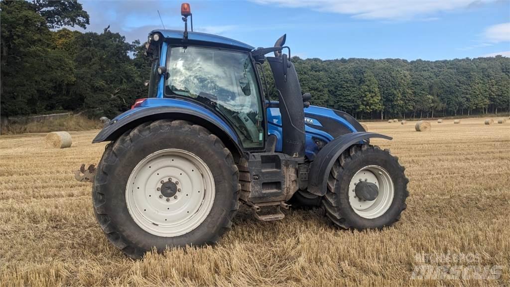 Valtra T214V 拖拉机/农用车