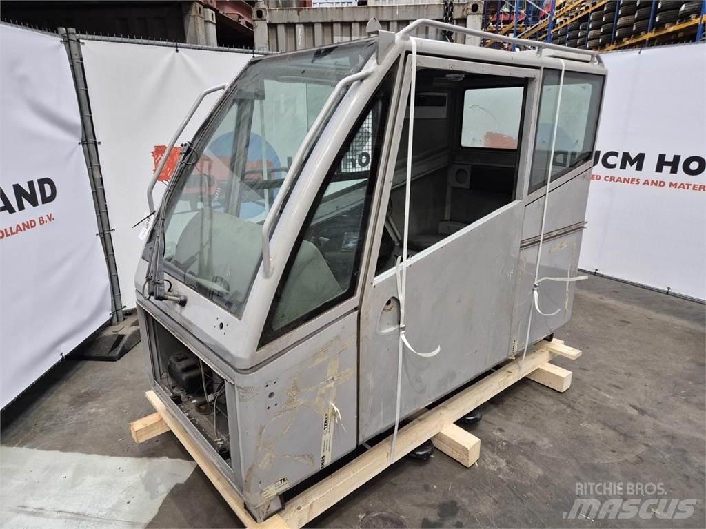  C.T.2 upper cabin 驾驶室与内部