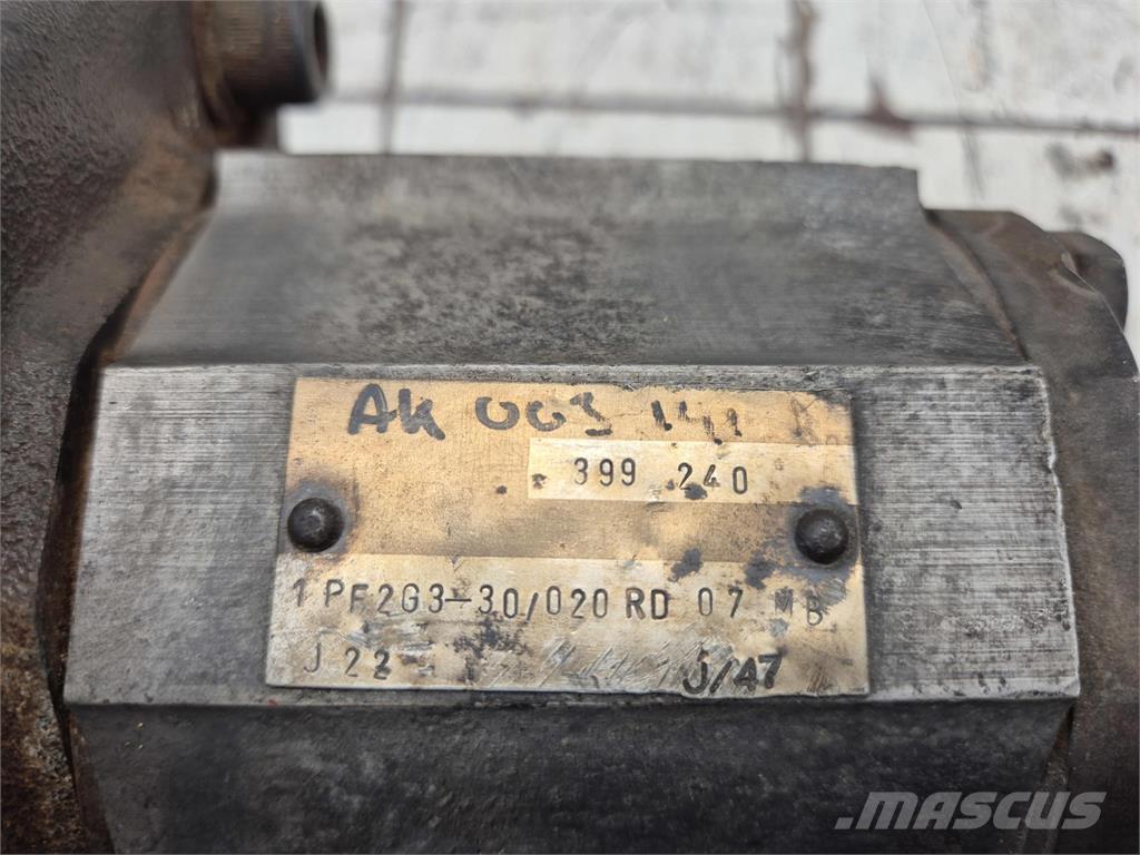  Gear pump 起重机配件设备