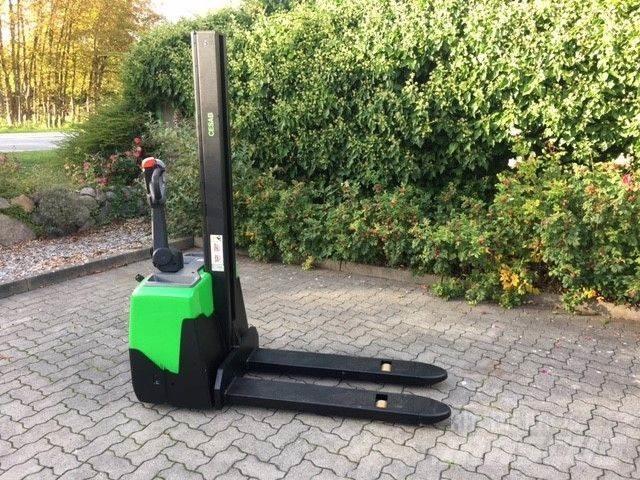 Cesab S110 手推堆垛车