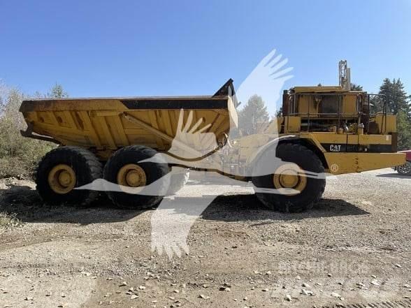 CAT D400D 铰接式自卸车