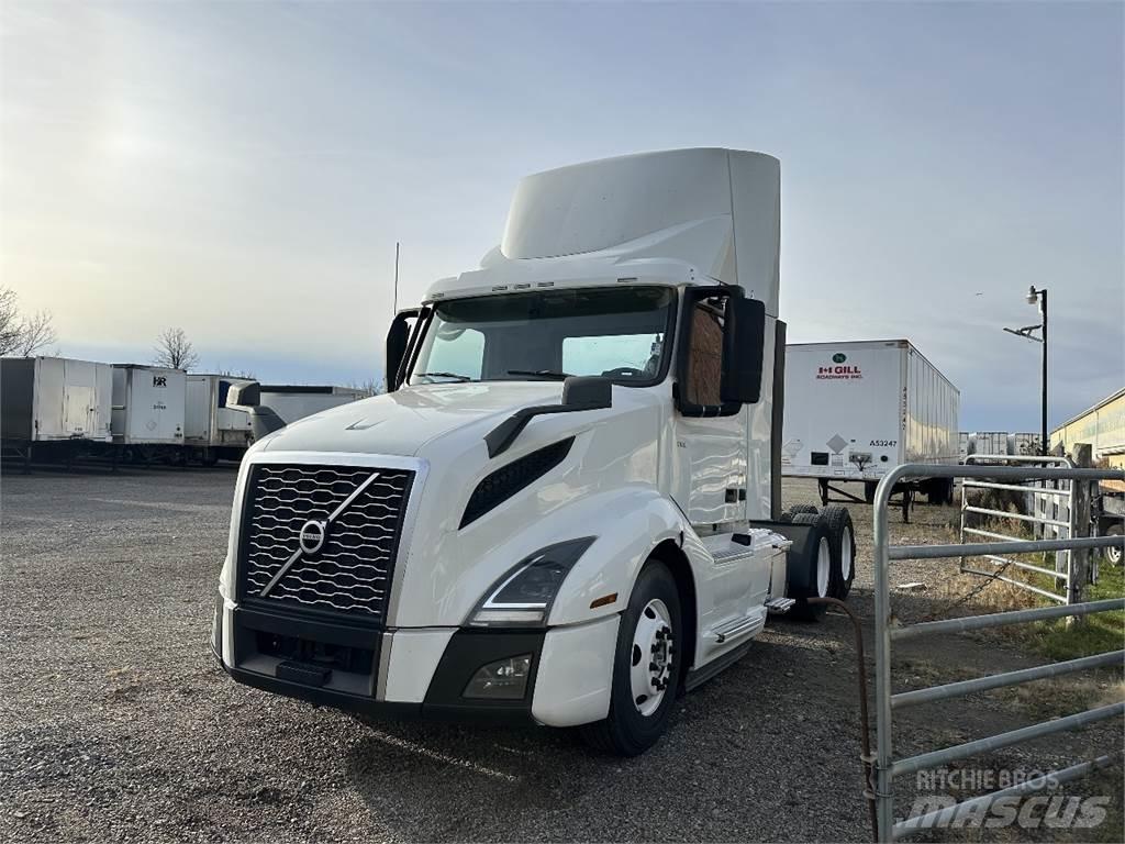 Volvo VNL300 牵引车