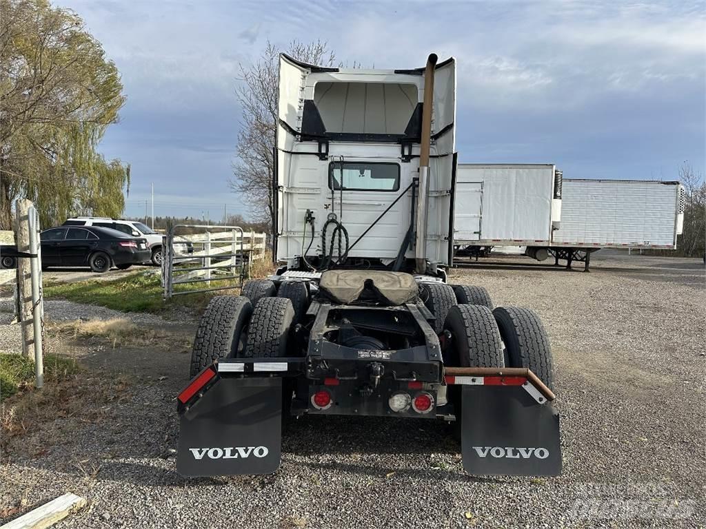 Volvo VNL300 牵引车