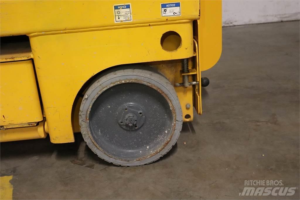 Haulotte Compact 10 剪叉式升降机
