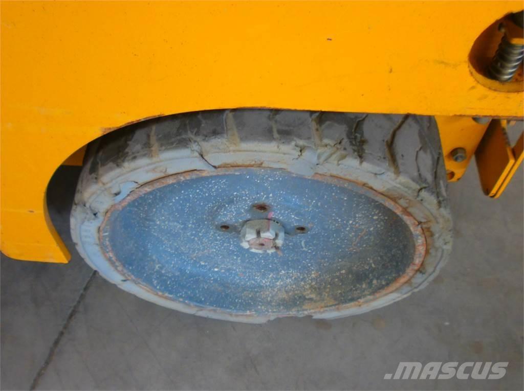 Haulotte Compact 12 剪叉式升降机