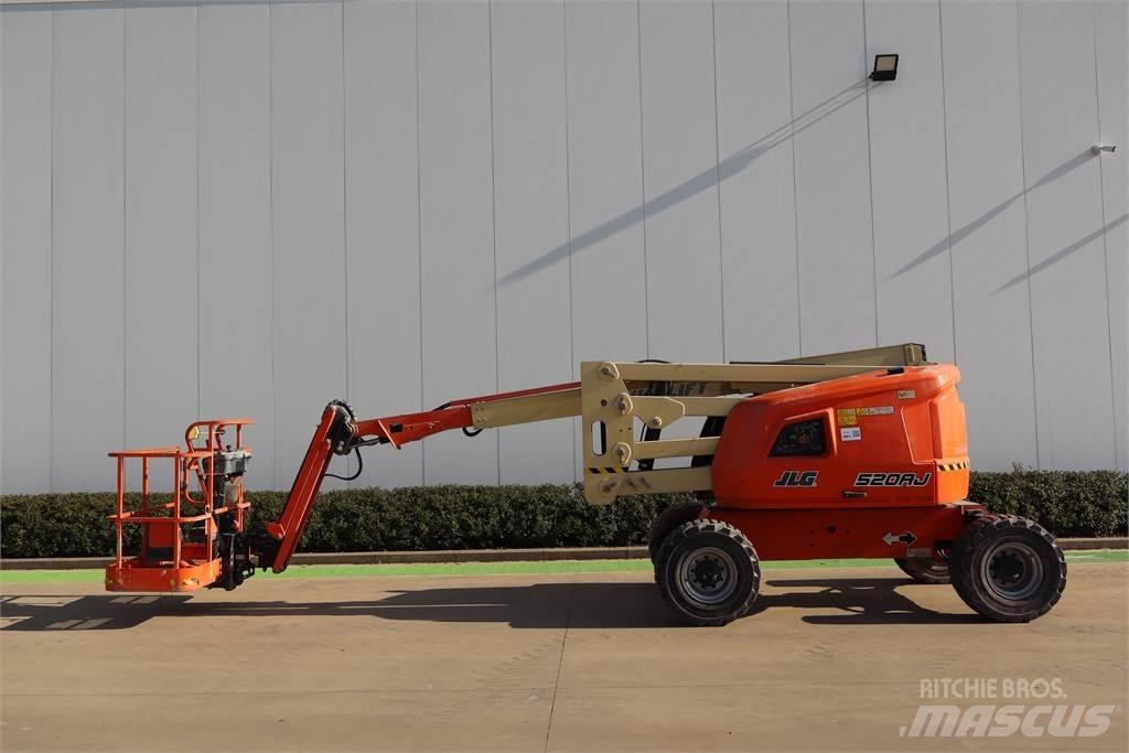 JLG 520AJ 曲臂高空工作平台
