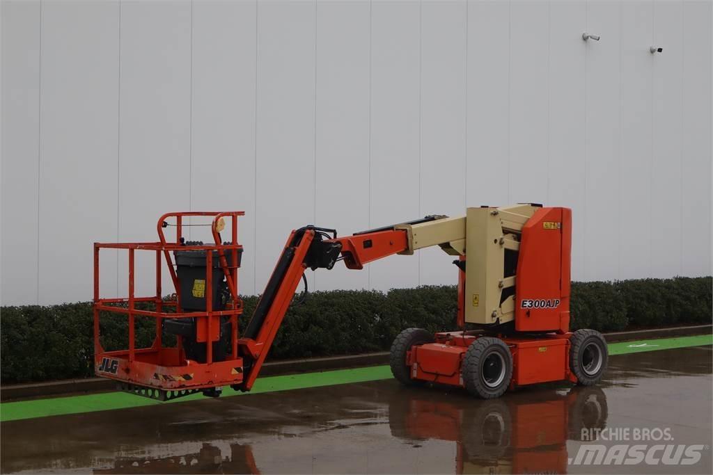 JLG E300AJP 曲臂高空工作平台