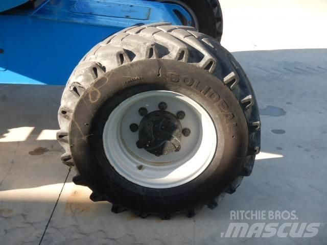 Manitou 200ATJ 曲臂高空工作平台
