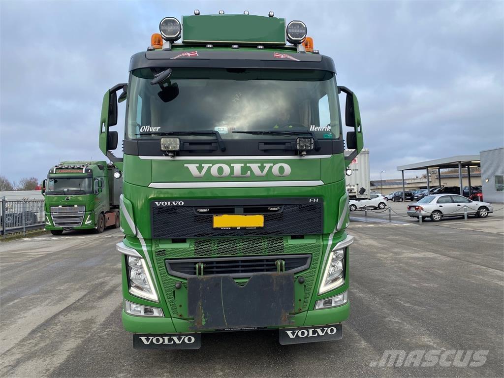 Volvo FH 8x4 起重车
