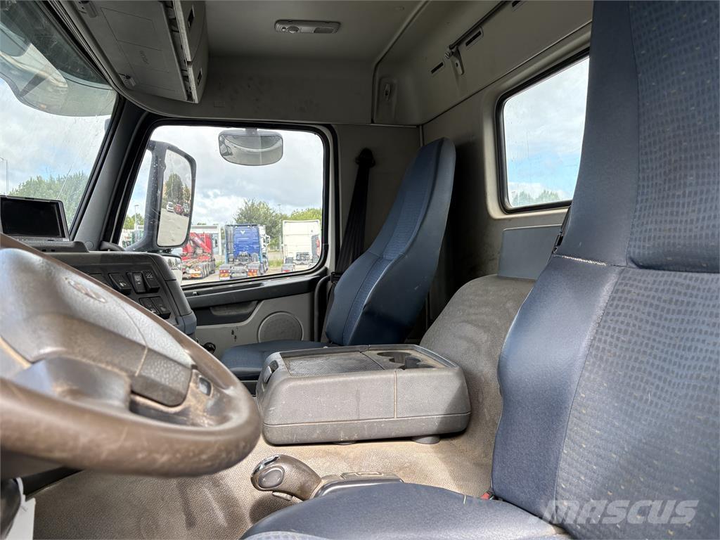 Volvo FM440 可拆卸式卡车