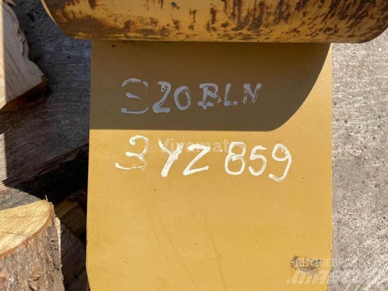 CAT 320 吊杆和铲斗