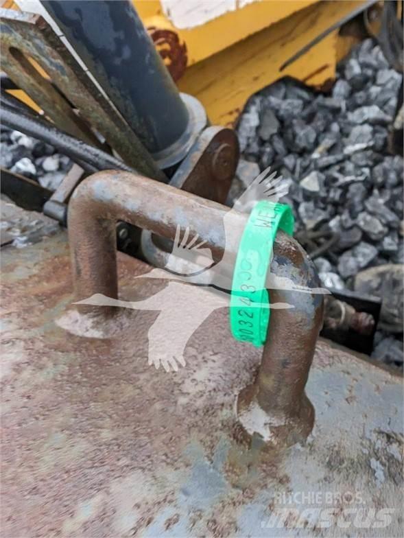 Bobcat  沥青碎石同步封层车