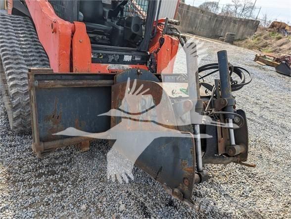 Bobcat  沥青碎石同步封层车