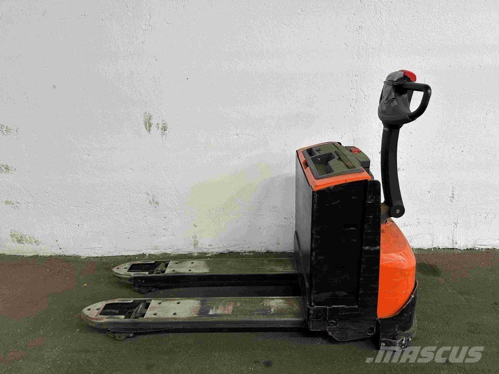 BT LWE 200 手摇升降机