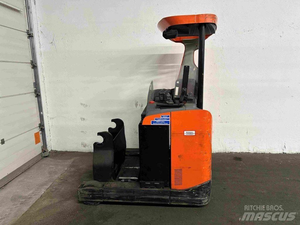BT RRE 140 - TRIPLEX 8 m 前移式叉车