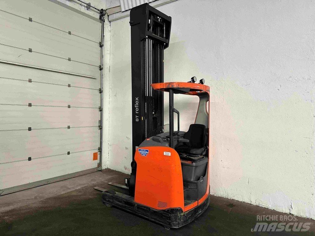 BT RRE 140 - TRIPLEX 9 m 前移式叉车