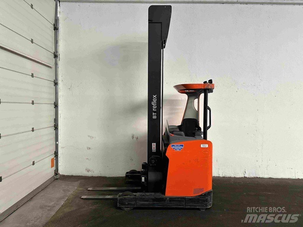 BT RRE 140 - TRIPLEX 9 m 前移式叉车