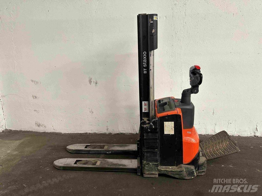 BT SWE 100 手推堆垛车