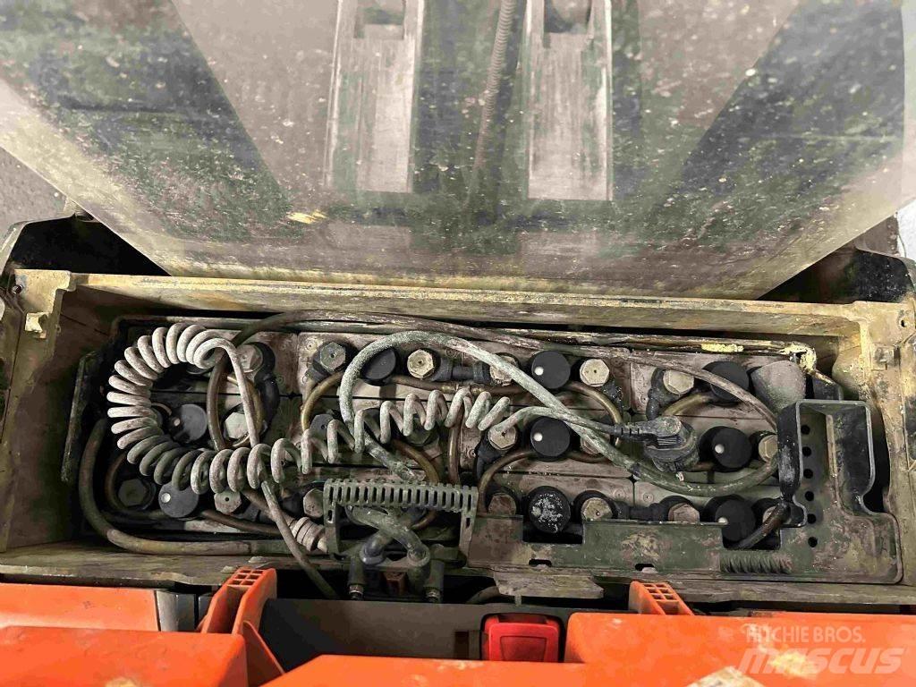 BT SWE 100 手推堆垛车
