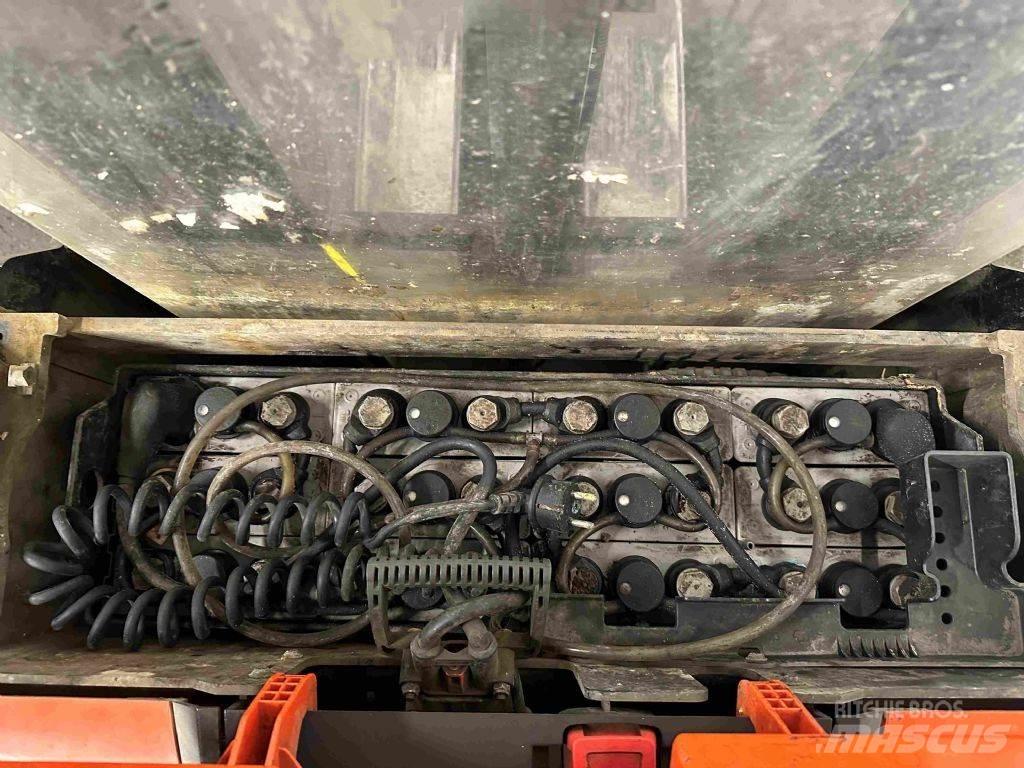 BT SWE 100 手推堆垛车