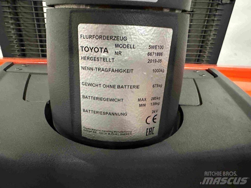 BT SWE 100 手推堆垛车
