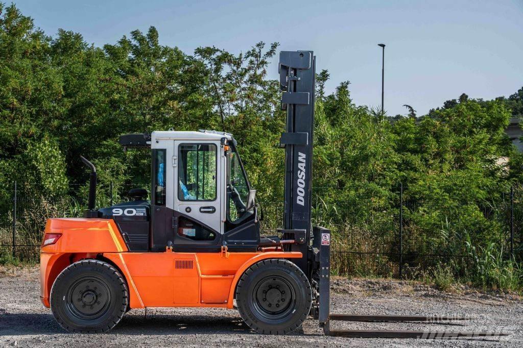 Doosan D 90-S-7 柴油叉车