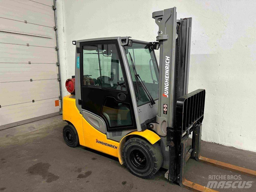 Jungheinrich TFG 430s 天然气叉车