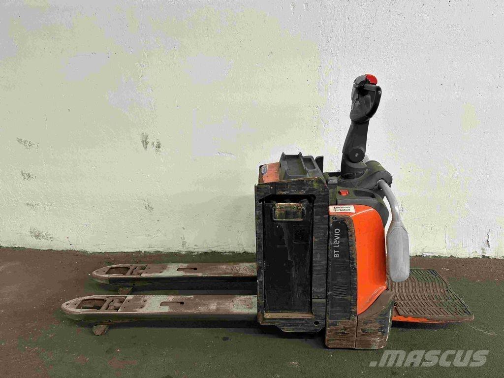 Toyota LPE 200 手摇升降机
