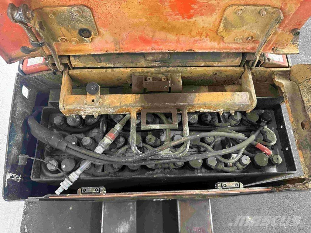 Toyota LPE 200 手摇升降机