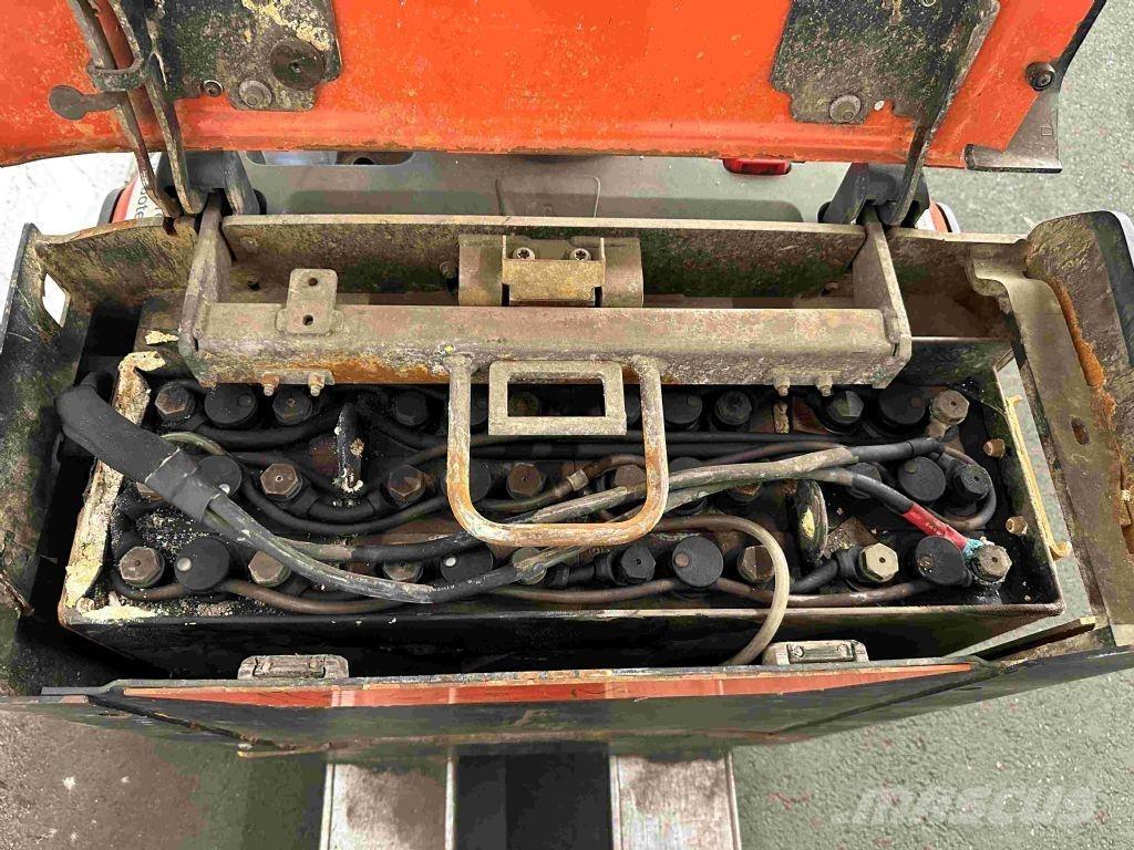 Toyota LPE 200 手摇升降机