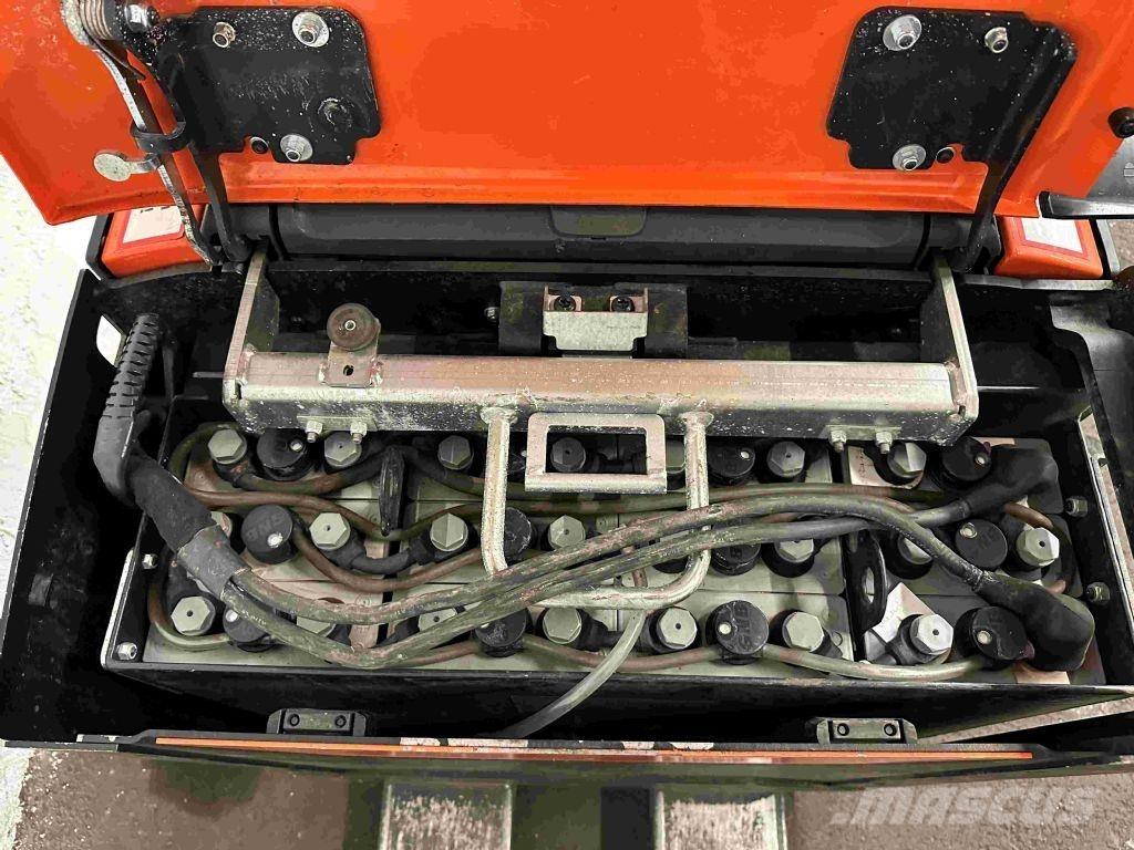 Toyota LPE 200 手摇升降机