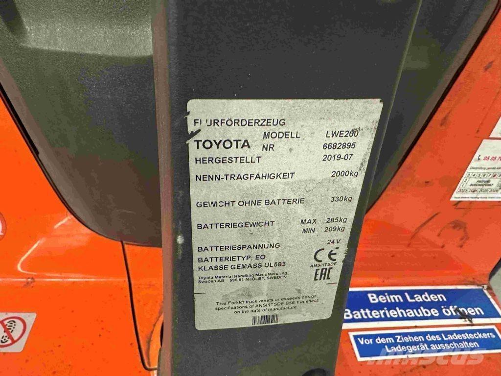 Toyota LWE 200 手摇升降机