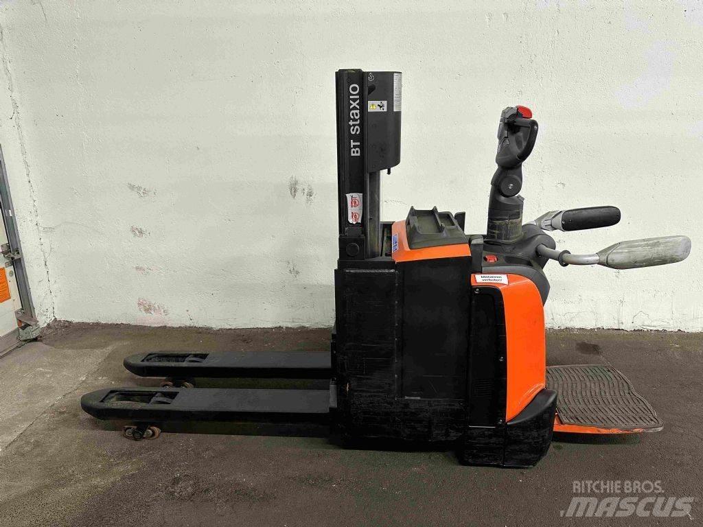 Toyota SPE 200 DN 手推堆垛车